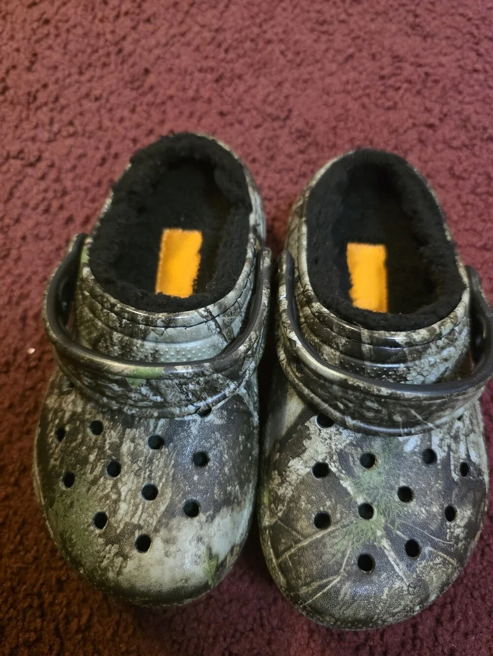 CROCS Kids Camo Green and Black Fuzz-Lined Clogs
